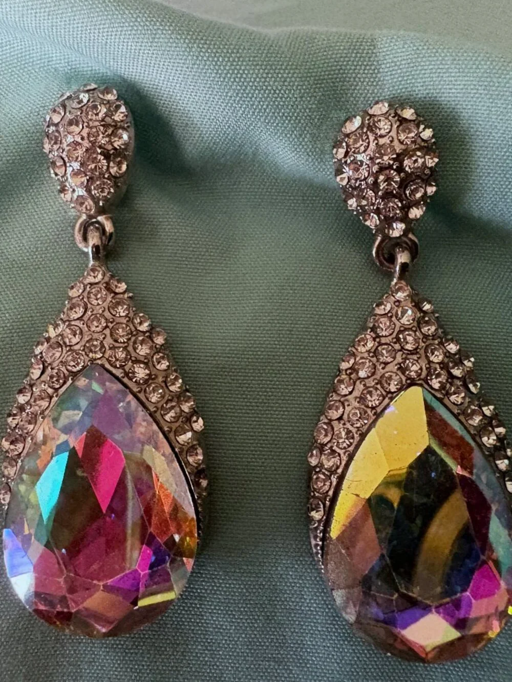 Iridescent Sundrop Rhinestone Earrings EUC